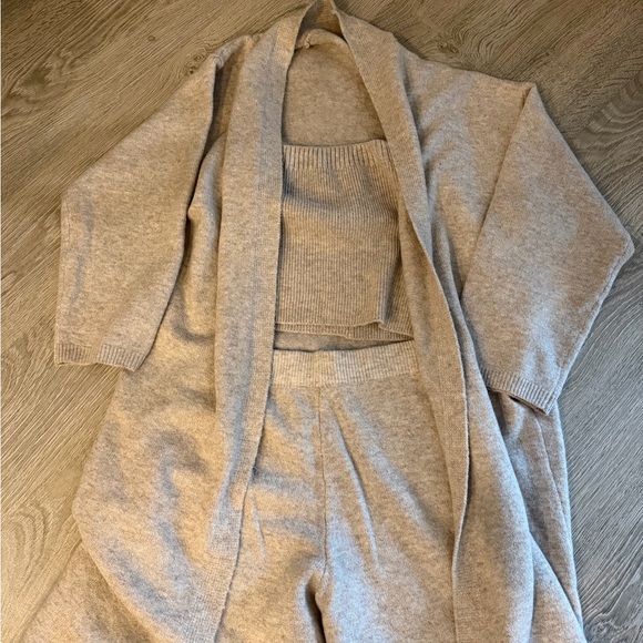 Cozy Ribbed Knit Three-Piece Lounge Set - Picture 3 of 6